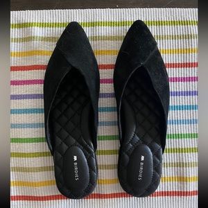 birdies the swan flats in black